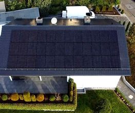 01 Photovoltaikanlage auf Flachdach.jpg