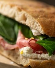 CousCous Bar & Bistro GmbH Bild 2