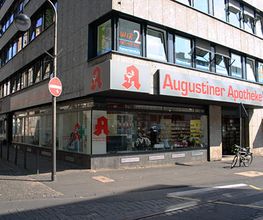 Aussenansicht der Augustiner-Apotheke