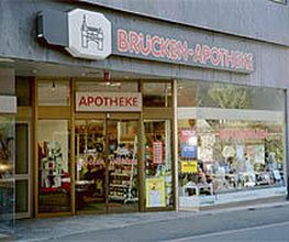 Aussenansicht der Brücken-Apotheke