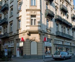 Aussenansicht der Taunus-Apotheke
