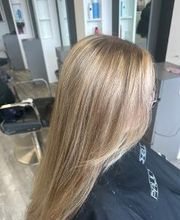 Fantastic Sams Cut & Color image 7