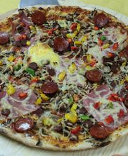 Louis Pizzas image 5