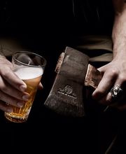 WoodCutter Hamburg - Axt werfen und Bier trinken