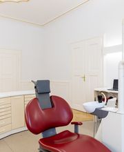 Zahnarztpraxis Camelia Mihalache Bild 4