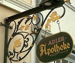 Aussenansicht der Adler-Apotheke