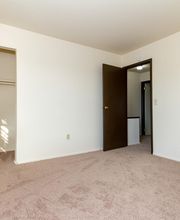 Ronez Manor Apartments image 6