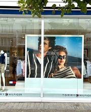 Tommy Hilfiger image 2