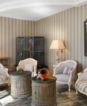 Logis Hôtel Domaine de Valaudran image 12