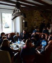 Meeting im Gastraum
