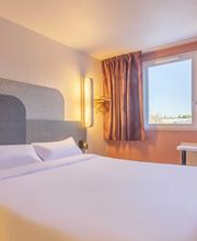 B&B HOTEL Aix-en-Provence Meyreuil Sainte-Victoire image 1