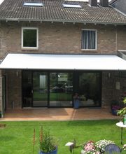 Pergolamarkise mit Motor