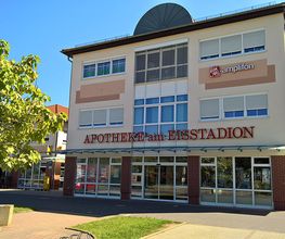 Aussenansicht der Apotheke am Eisstadion