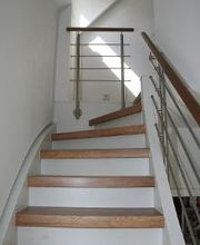 Holzmanufaktur Roland | Treppen-, Türen- und Fensterbau Bild 1