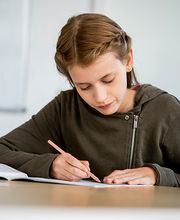 Mit den Ferienkursen bei Erste Nachhilfe Frechen kann auch Ihr Kind die unterrichtsfreie Zeit nutzen, um Lerninhalte in aller Ruhe zu wiederholen und Wissenslücken zu schließen.