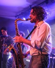 Band Auftritt mit Instrumenten - Jamtonic (Partyband / Coverband) | Künstler