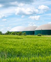 REAL ENERGIE – Der Energiemakler für Unternehmen & Immobilienverwalter. Als unabhängiger Partner sichern wir günstige Energieverträge, optimieren Ihre Strom- & Gasbeschaffung, beraten zu Smart Metern & Direktvermarktung – strategisch, transparent & nachhaltig.