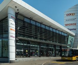 MANOR Pfäffikon Bild 1