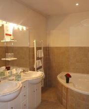 LE CLOS POLI image 17