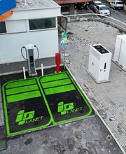 IPLANET Ricarica in sicurezza in modalità ultra fast per tutti i veicoli elettrici.