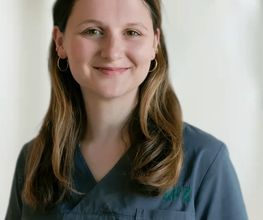 Dr. Julia Gamber