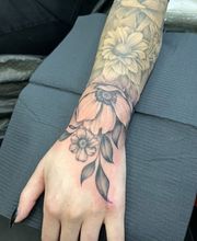 Bully Tattoo & Piercing Bild 1