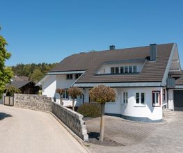 Einfriedung mit Montelithmauer