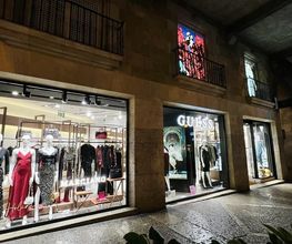 GUESS imagen 2