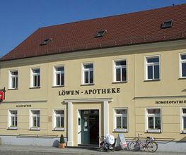 Aussenansicht der Löwen-Apotheke