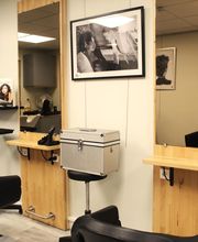 Le Salon Laurent image 2