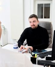 Beratungsgespräch AXA Versicherung Kehde & Zerwer in  Detmold -  KFZ-Versicherung in Detmold