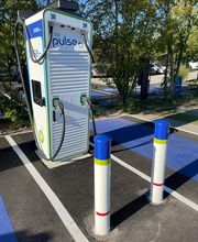 bp pulse Charging Station image 7