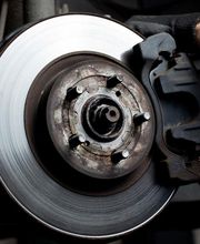 GARAGE LEZARD PNEUS image 9