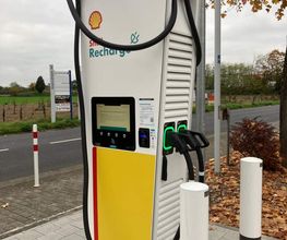 Shell Recharge Charging Station Bild 1