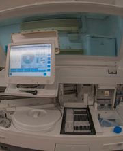 gabinete-de-analisis-clinicos-sa-maquina-laboratorio-01.jpg
