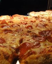 Santisi Brothers Pizzeria & Sports Grill image 5
