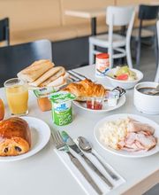 B&B HOTEL Colmar Expo image 2