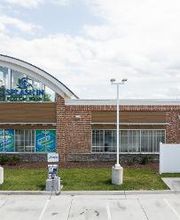 You can trust Splash In to get your car extra shiny and clean.