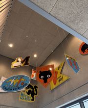 Fachgerechte Montage und Beschilderung in einer Leipziger Schule. Kurzer Zeitrahmen, saubere Ausführung, termingerecht abgeschlossen.