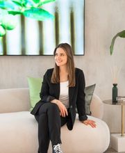 BUZZINTALENTS ist eine renommierte Influencer-Agentur aus Köln, die sich darauf spezialisiert hat, Marken und Menschen zusammenzubringen und herausragende Influencer-Kampagnen zu entwickeln. Als Full-Service Influencer Agentur platzieren wir Marken, Produkte und Botschaften in perfekte Inszenierung und erreichen damit Deinen individuellen Zielkunden: effektiv, zielorientiert und in professionellster Umsetzung.
