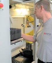 Nachschleifservice - Werkzeugschleiferei für Ihre VHM Hochleistungsfräser, VHM Hochleistungsbohrer und allen gängigen Zerspanungswerkzeugen inkl. Premium Beschichtungen von Oerlikon Balzers!