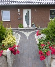 Wege und Terrassenpflasterungen