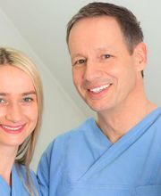 Praxis für Mund-, Kiefer- und Gesichtschirurgie Dr.med. Udo E. Novacek, M.Sc. & Dr.med.dent. Claudia Novacek Bild 1
