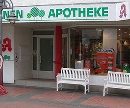 Aussenansicht der Platanen-Apotheke