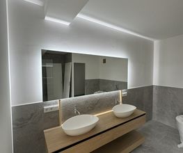 Spiegel mit LED.JPEG