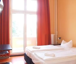 HappyGoLucky Hotel + Hostel Bild 1