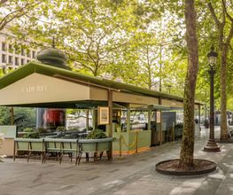 Ladurée Paris Champs-Elysées image 5