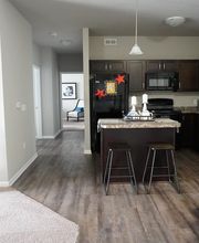 Sterling Pointe Apartments image 3