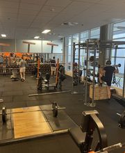 Basic-Fit Amsterdam WFC - free weight zone