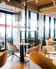 Junge Die Bäckerei. Bild 6